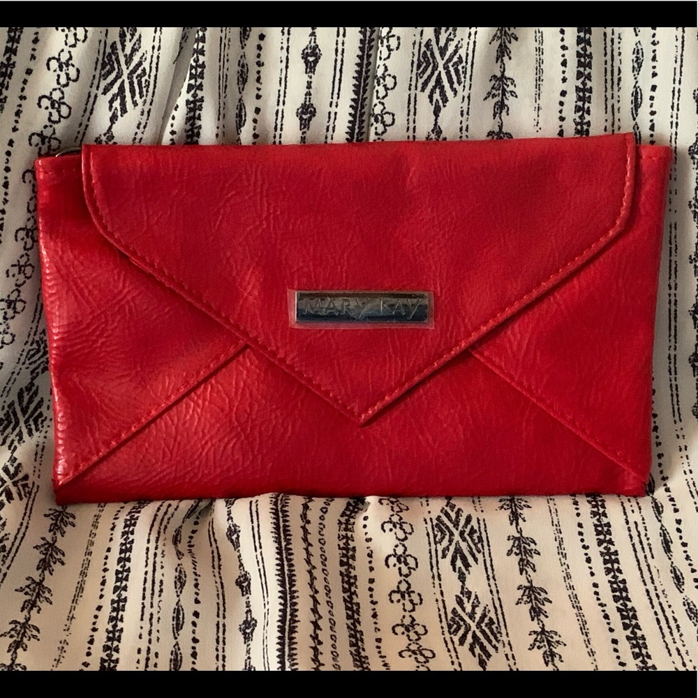 New Mary Kay metro chic collection clutch